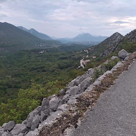 Holiday Home Horizonte With Jacuzzi Gornja Brela Bagian luar foto