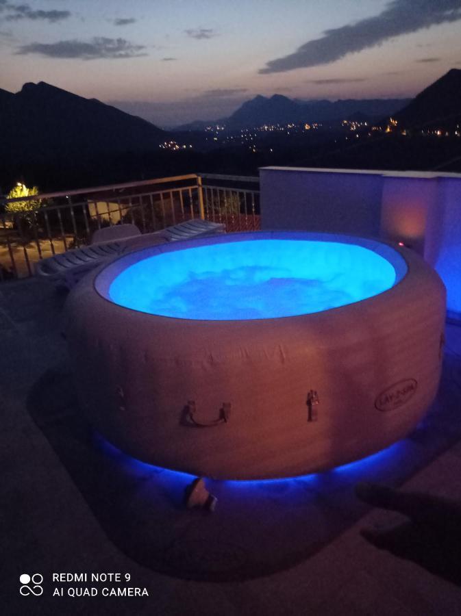 Holiday Home Horizonte With Jacuzzi Gornja Brela Bagian luar foto