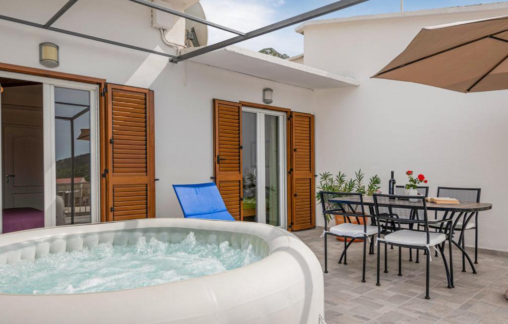 Holiday Home Horizonte With Jacuzzi Gornja Brela Bagian luar foto
