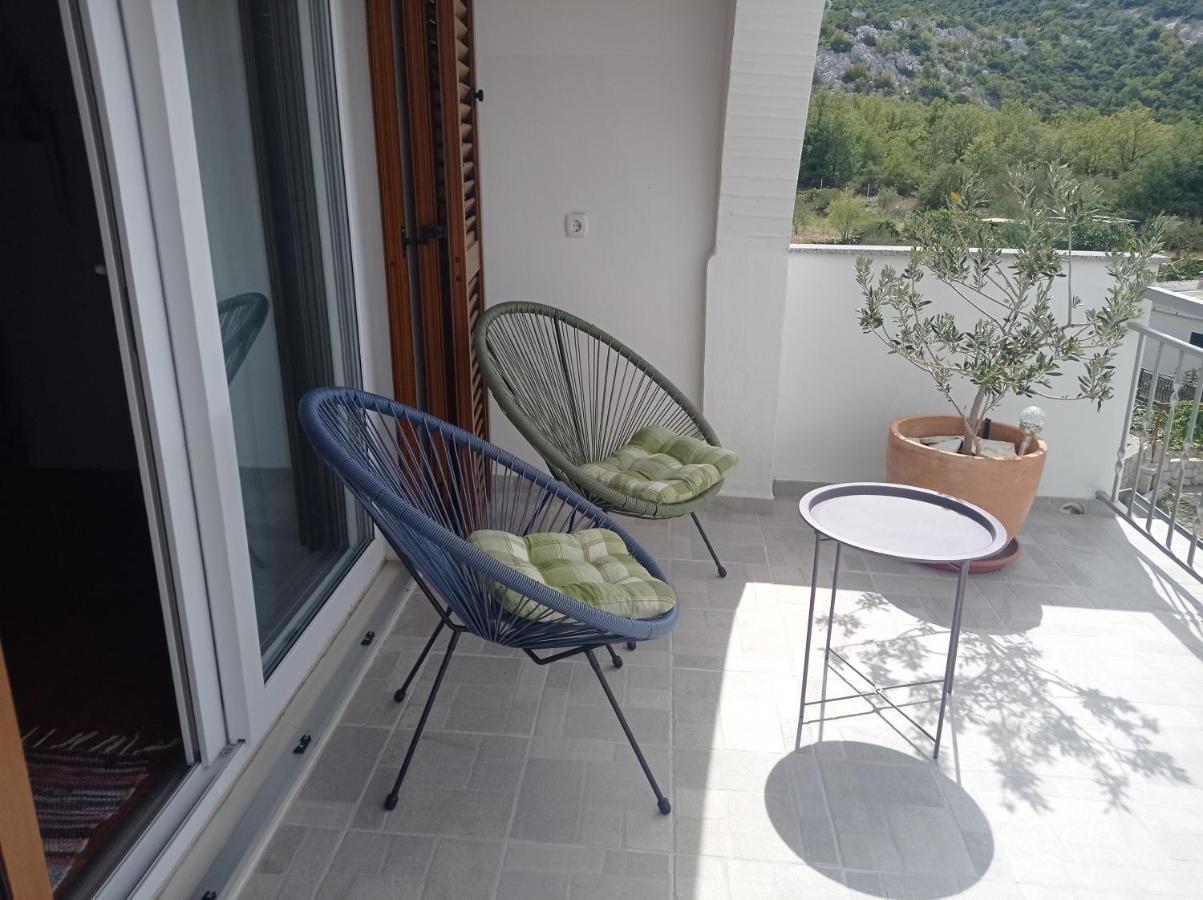 Holiday Home Horizonte With Jacuzzi Gornja Brela Bagian luar foto