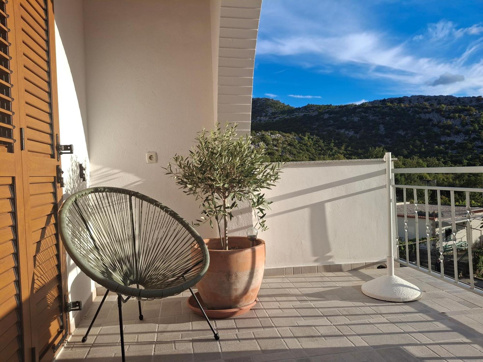 Holiday Home Horizonte With Jacuzzi Gornja Brela Bagian luar foto