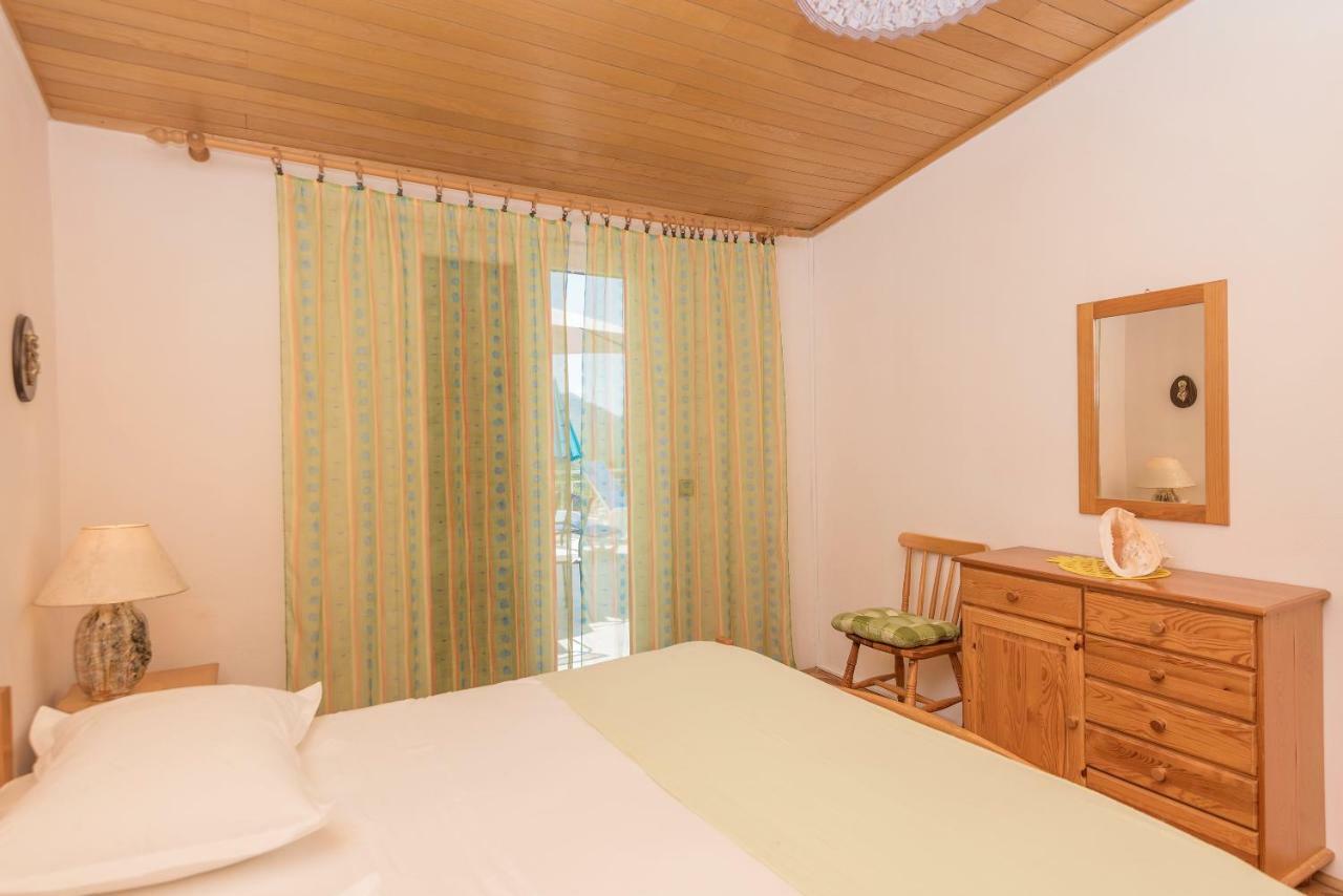 Holiday Home Horizonte With Jacuzzi Gornja Brela Bagian luar foto