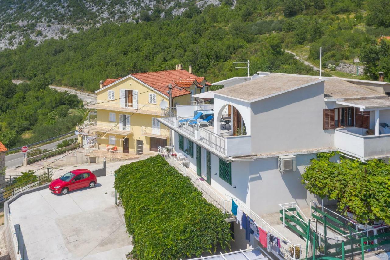 Holiday Home Horizonte With Jacuzzi Gornja Brela Bagian luar foto