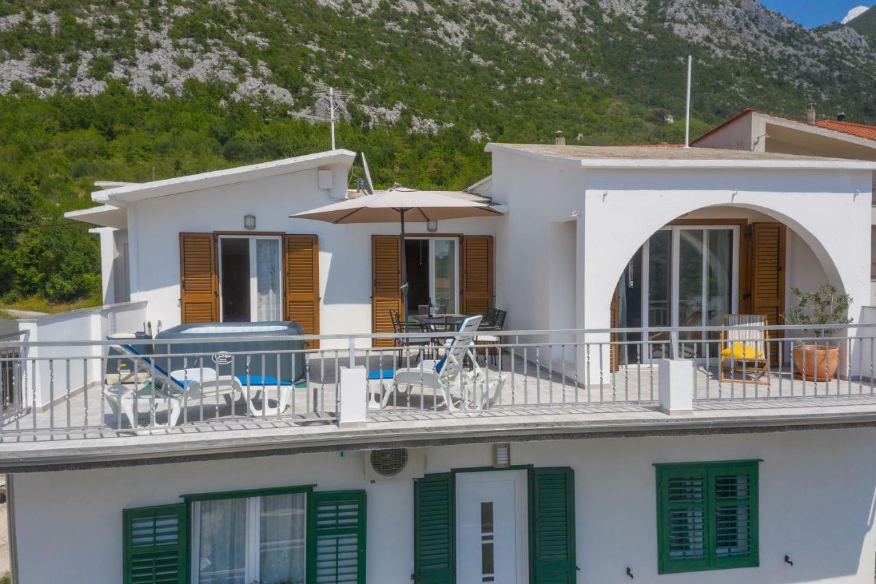 Holiday Home Horizonte With Jacuzzi Gornja Brela Bagian luar foto